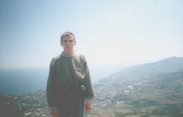 Крым, хребет Ялтинская Яйла, вид на Ялту, 3 мая 2002